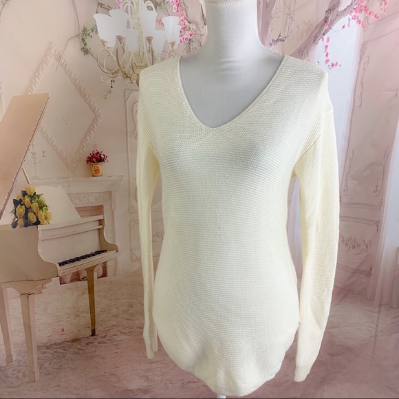 Aritzia Sweaters - Aritzia Wilfred Free Wolter Sweater in Cream